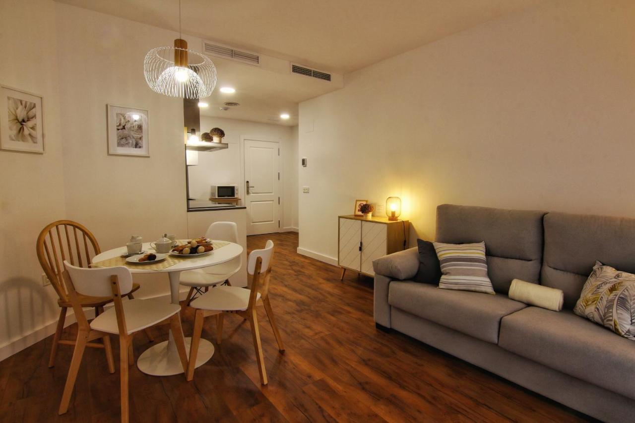 סרגוסה Apartamentos Almada מראה חיצוני תמונה